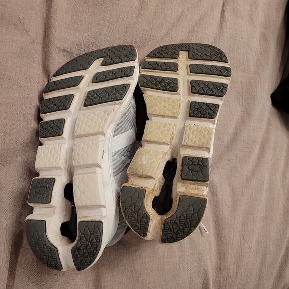 On CloudRunner Wide color White/Frost Women 7.5 - Picture 6 of 6